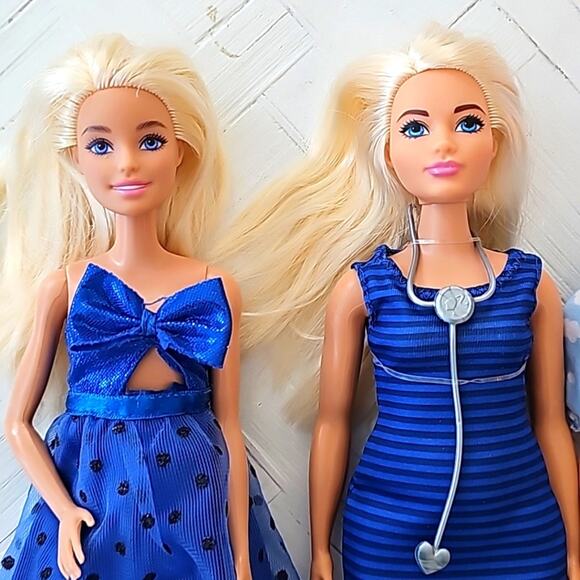 Lot of Four Barbie Dolls Three with Clothes One Missing Bottoms Two Heavier Set - Picture 3 of 10